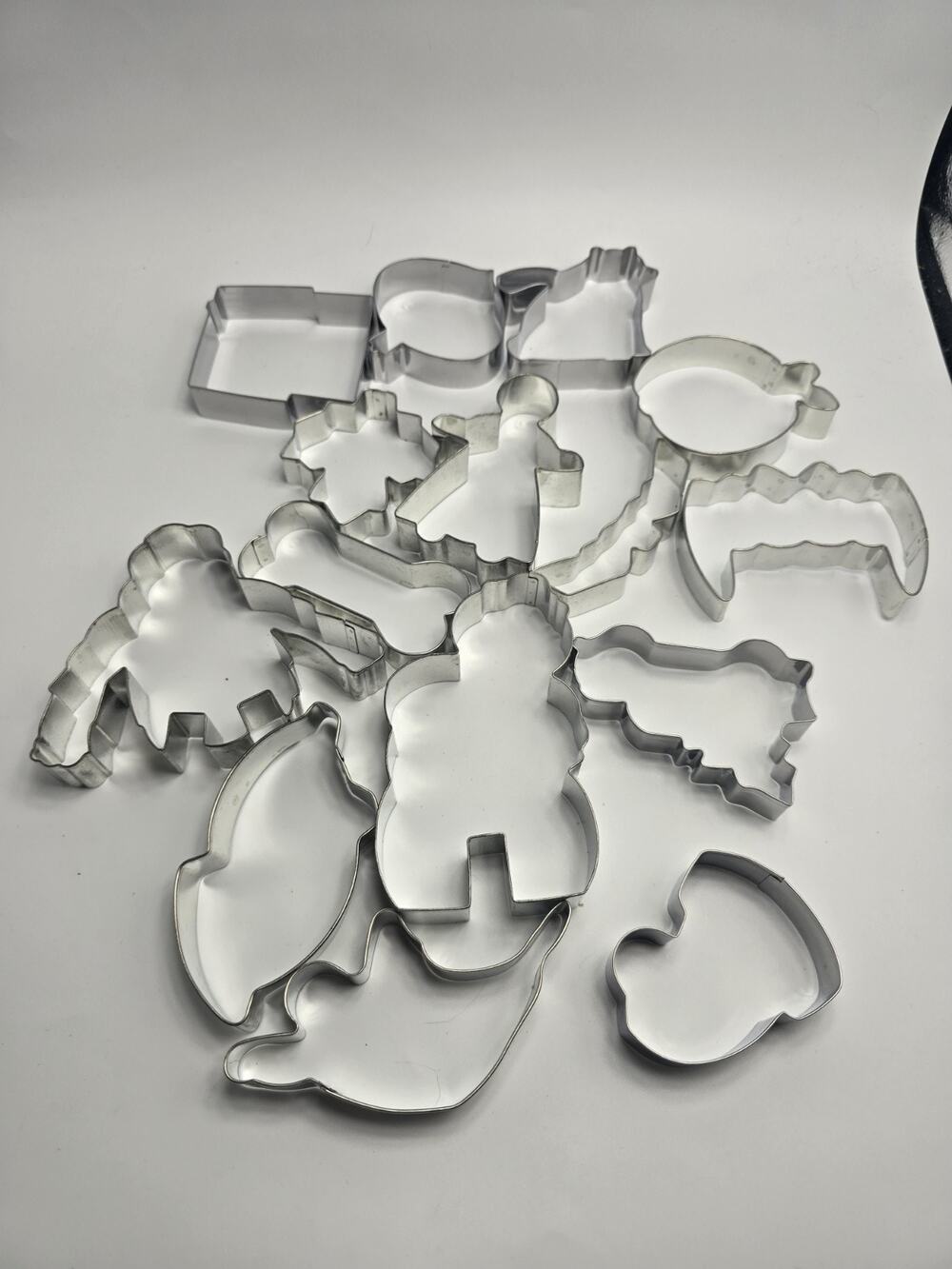 Lot of Mixed Current & Vintage assorted cookie cutters